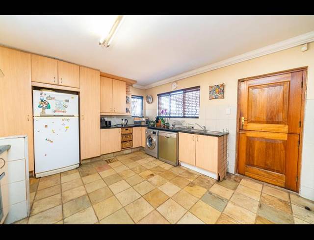 3 BEDROOM HOUSE FOR SALE IN KENSINGTON